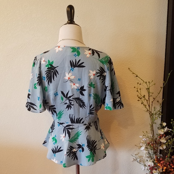 Monteau Pendulum Wrapped Blouse Size Med - Picture 3 of 7